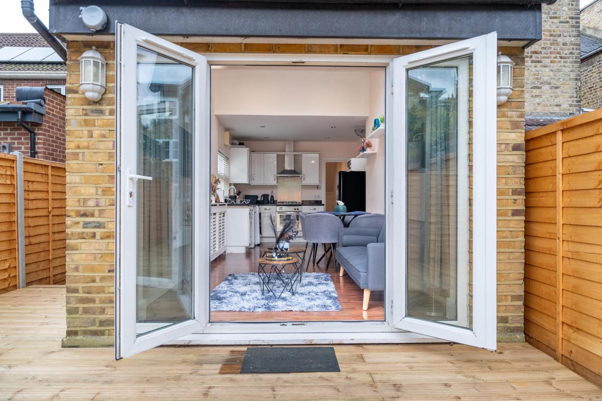 Beautiful 2 Bedroom With Private Garden In Wimbledon - Minutes From Central London Kültér fotó
